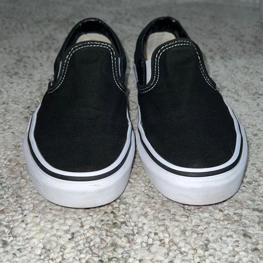 Black Vans Classic Slip-On - Picture 1 of 11